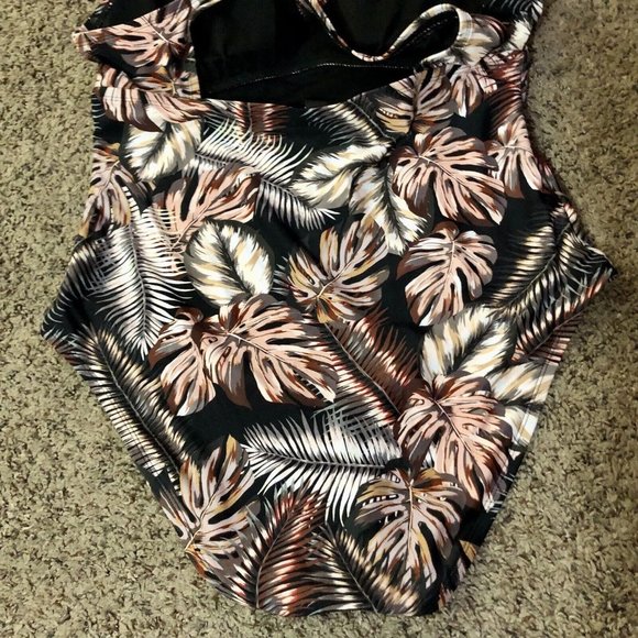Hurley Swimsuit Womens XL Used Tropical One Piece - Picture 6 of 16
